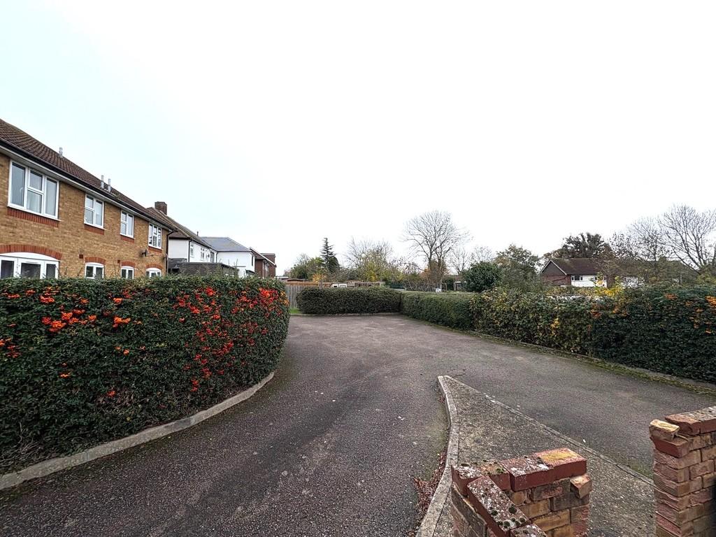 29c Beech Ave Parking