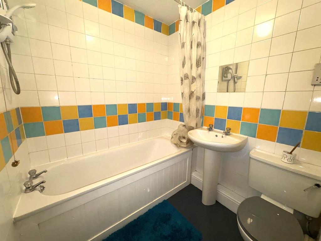 29 CBeech Ave Bath2