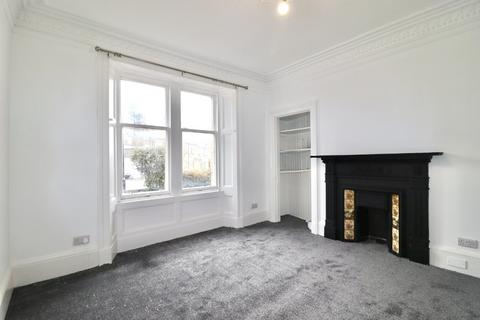 2 bedroom apartment to rent, Wallace Street, Stirling