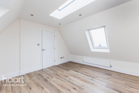15 Kingslyn Crescent, London, SE19 3DG