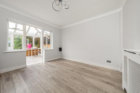 3 bedroom semi-detached house to rent, Moorfield Road, Uxbridge UB9