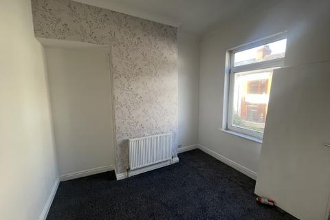 2 bedroom terraced house to rent, Edinburgh Street, Goole