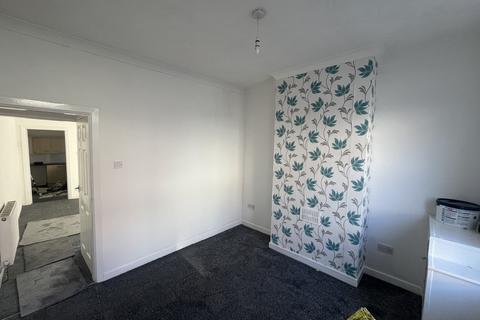 2 bedroom terraced house to rent, Edinburgh Street, Goole