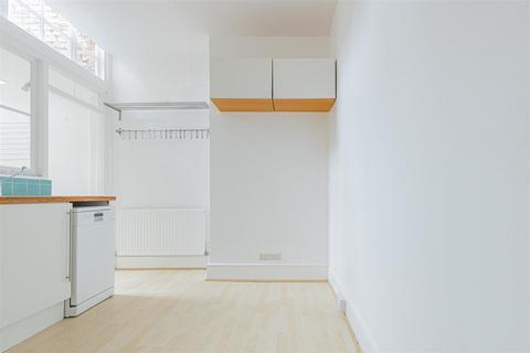 2 bedroom maisonette to rent, Hawthorn Road, London N8