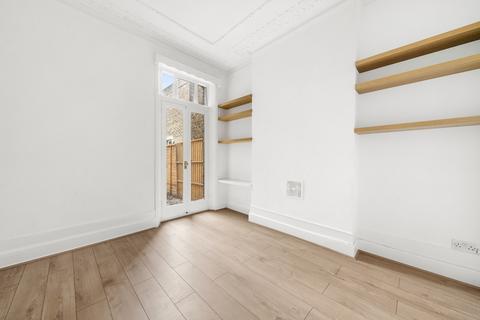 2 bedroom apartment to rent, Willoughby Road, London