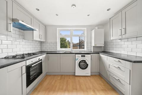 3 bedroom apartment to rent, Willoughby Road, London