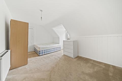 3 bedroom apartment to rent, Willoughby Road, London