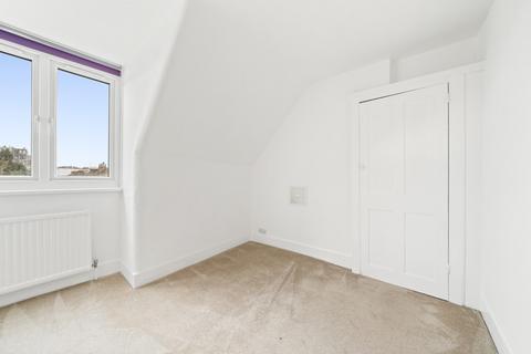 3 bedroom apartment to rent, Willoughby Road, London