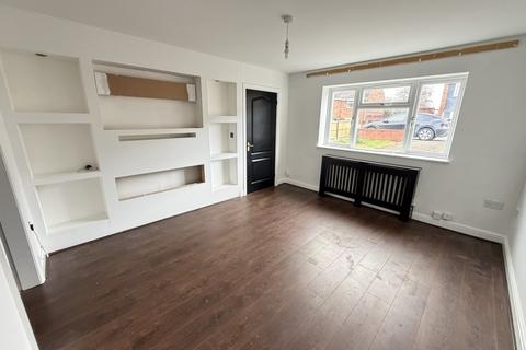 3 bedroom detached house to rent, Clare Crescent, Wolverhampton WV14