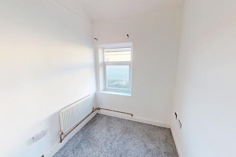 3 bedroom terraced house to rent, Scandinavia Terrace BD19