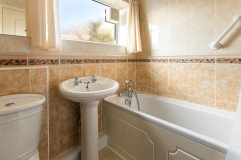 2 bedroom bungalow for sale, Ellesmere Rise, Grimsby, DN34