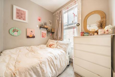 3 bedroom flat for sale, Southfield Road, London W4