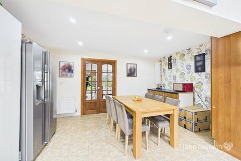4 bedroom semi-detached house for sale, Park Road, Barton-under-Needwood