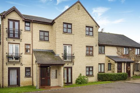 2 bedroom apartment for sale, Kemble Drive, Cirencester, Gloucestershire, GL7
