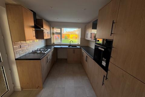 2 bedroom semi-detached bungalow for sale, High Street , Chase Terrace