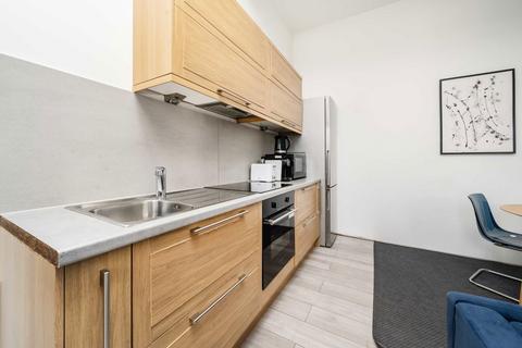 1 bedroom flat to rent, Power Road, London W4