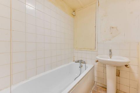 2 bedroom flat for sale, Hall Place, Little Venice, London, W2