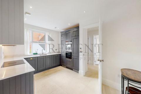 undefined, Sassoon Drive, Barnet, EN4