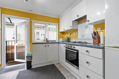 2 bedroom park home for sale, Oxford Road, Avon View ,  Ryton On Dunsmore, Coventry