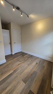 3 bedroom flat to rent, Crouch End Hill, Crouch End, N8