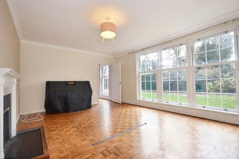 4 bedroom detached house to rent, Wycombe Road, Great Missenden HP16