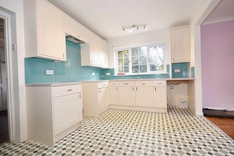 4 bedroom detached house to rent, Wycombe Road, Great Missenden HP16