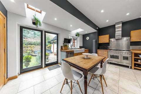undefined, Puttenham Heath Road, Guildford GU3