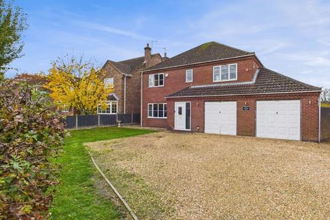 4 bedroom detached house for sale, Hawthorne House, Chapel Lane, Tattershall Thorpe