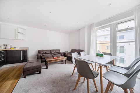 2 bedroom flat to rent, Walnut Tree Close, Guildford, GU1