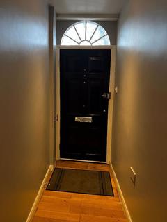 3 bedroom property to rent, Kennington Lane, London SE11