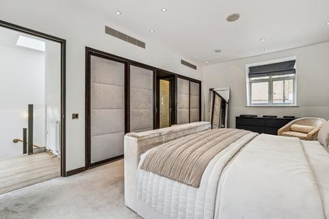 5 bedroom terraced house to rent, Cornwall Gardens, South Kensington, London