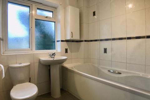 2 bedroom terraced house to rent, Town Lane, High Wycombe HP10