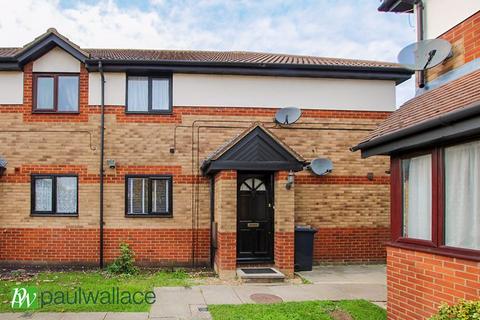 2 bedroom maisonette for sale, Hollybush Way, Waltham Cross