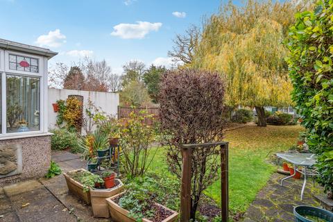 4 bedroom semi-detached house for sale, Barrow Point Avenue, Pinner, HA5