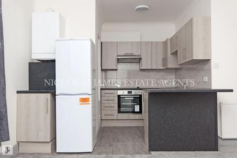 2 bedroom apartment to rent, Seven Sisters Road, London N4