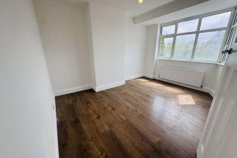 67 The Fairway, Northolt, UB5 4SN