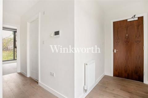 2 bedroom apartment to rent, Frobisher Road, London, N8