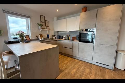 2 bedroom flat for sale, Thomas Blake Avenue, Southampton SO14