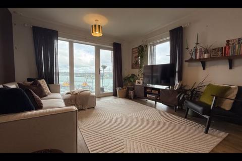 2 bedroom flat for sale, Thomas Blake Avenue, Southampton SO14