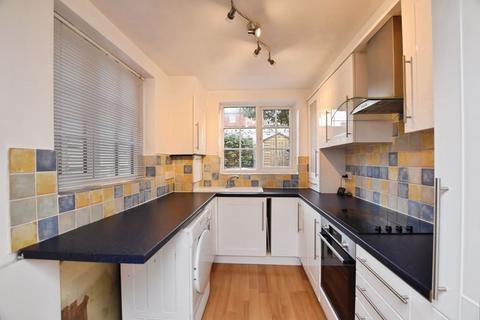 3 bedroom terraced house for sale, Pennyfarthing Street, Salisbury          *UNDER OFFER*
