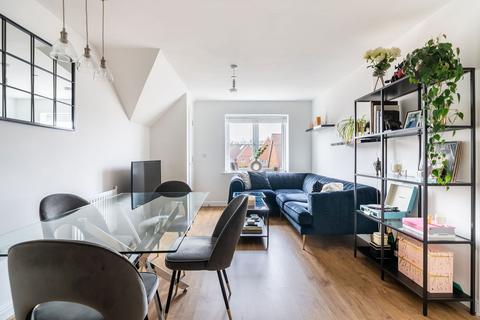 1 bedroom apartment for sale, Ceres Crescent, Epsom KT17
