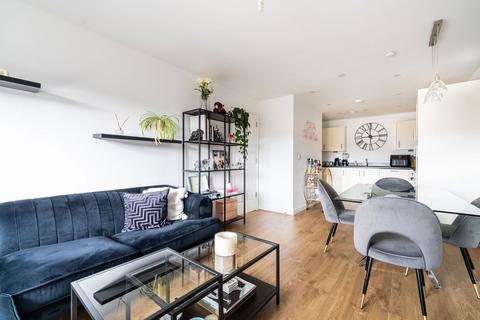 1 bedroom flat for sale, Ceres Crescent, Epsom KT17