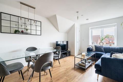 1 bedroom flat for sale, Ceres Crescent, Epsom KT17