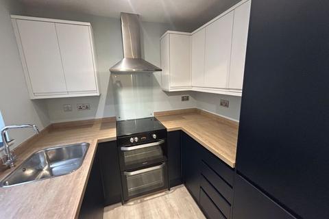 2 bedroom semi-detached house to rent, Rangeworthy Close, Redditch
