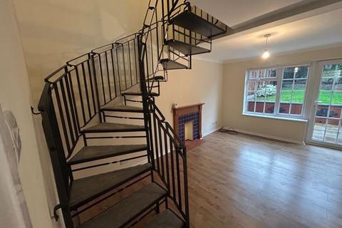 2 bedroom semi-detached house to rent, Rangeworthy Close, Redditch