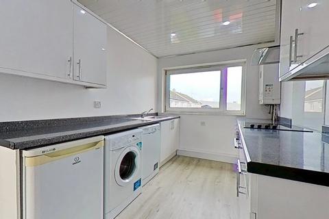 2 bedroom flat to rent, Napier Drive, Glasgow, G51