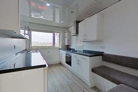 2 bedroom flat to rent, Napier Drive, Glasgow, G51