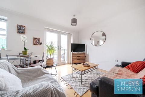 2 bedroom flat to rent, Turlow Court, Leeds, UK, LS9