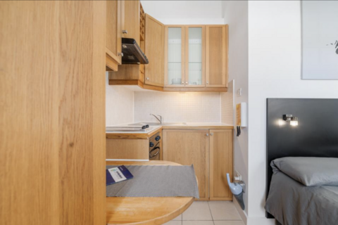 Studio to rent, Finchley Road, London NW3