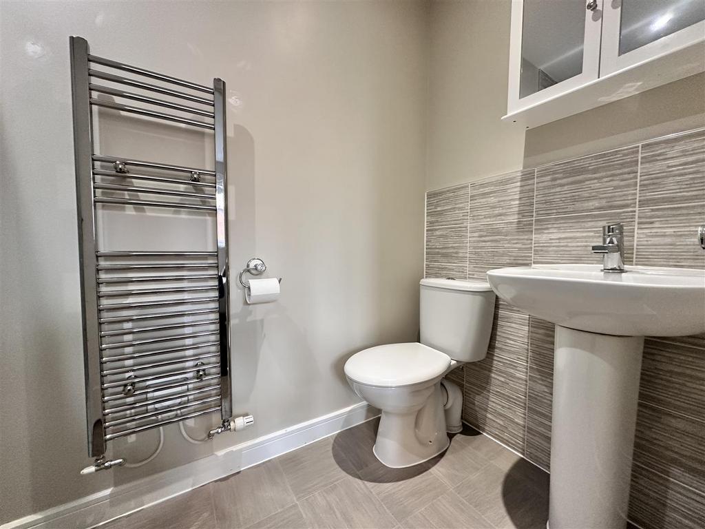 En-Suite Aspect One 198